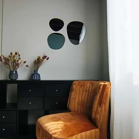 Phaedrus Living View Luxury Flat Harbour 04 شقة