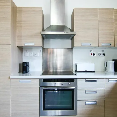 Phaedrus Living View Luxury Flat Harbour 04 * لارنكا