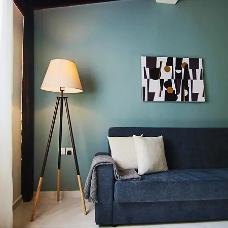 Phaedrus Living View Luxury Flat Harbour 04 *