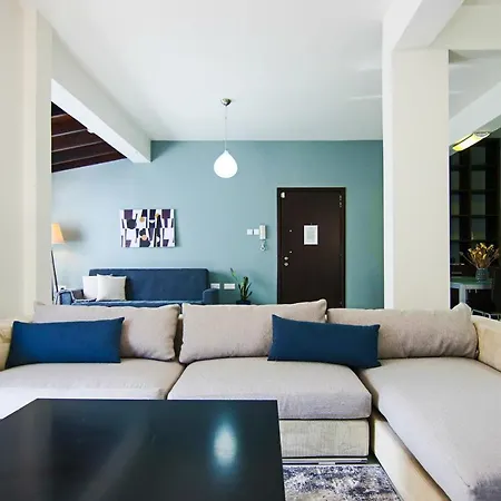 Phaedrus Living View Luxury Flat Harbour 04 *