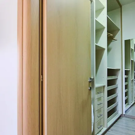 Phaedrus Living View Luxury Flat Harbour 04 لارنكا