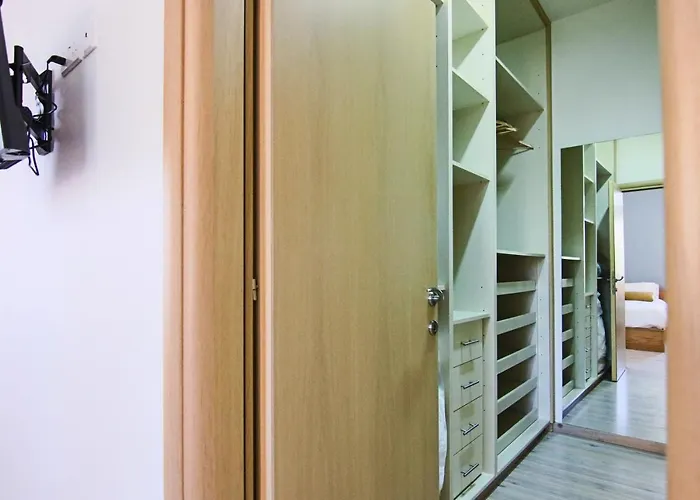 Phaedrus Living View Luxury Flat Harbour 04 لارنكا