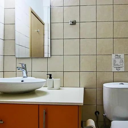 Phaedrus Living View Luxury Flat Harbour 04